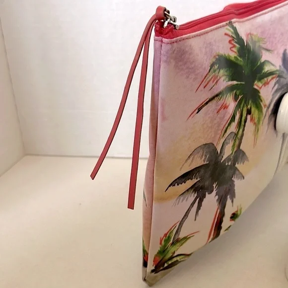 Merle Norman Destination Gorgeous Cosmetic Pouch - Picture 3 of 9